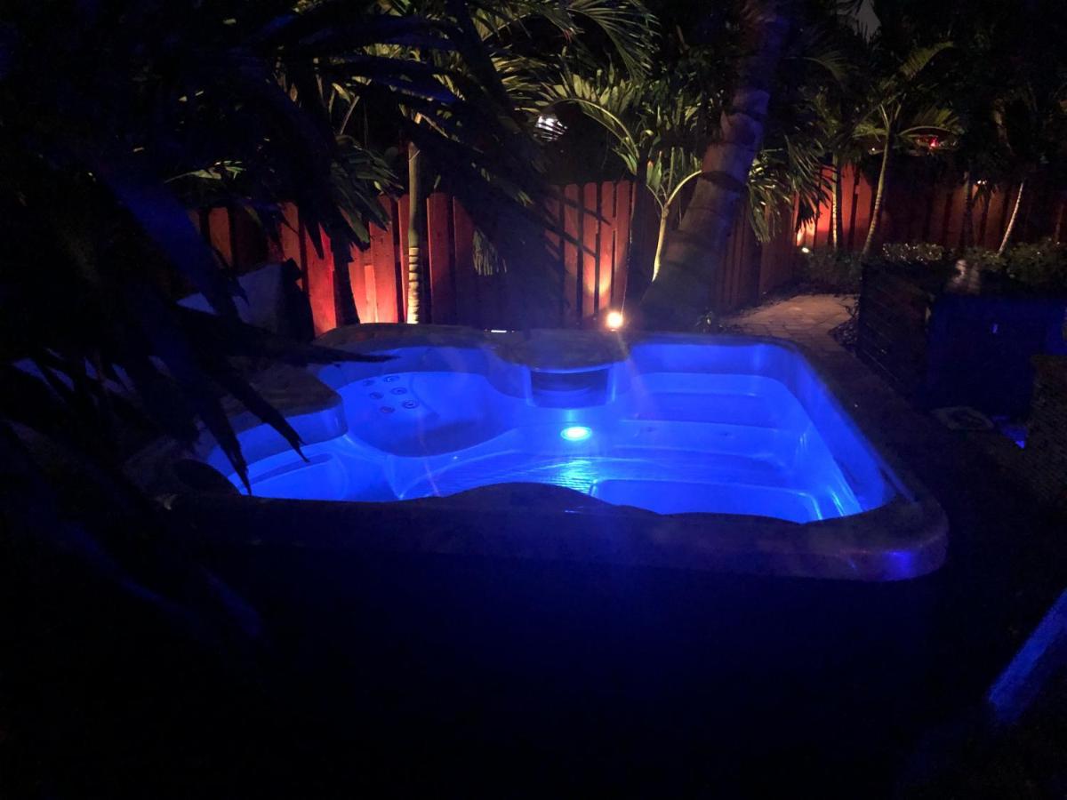 Billy'S Resort- Men Only - Solo Hombres Wilton Manors المظهر الخارجي الصورة
